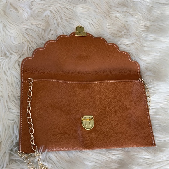 NWT Camel tan Crossbody Clutch scalloped gold hardware envelope purse handbag - Picture 11 of 16